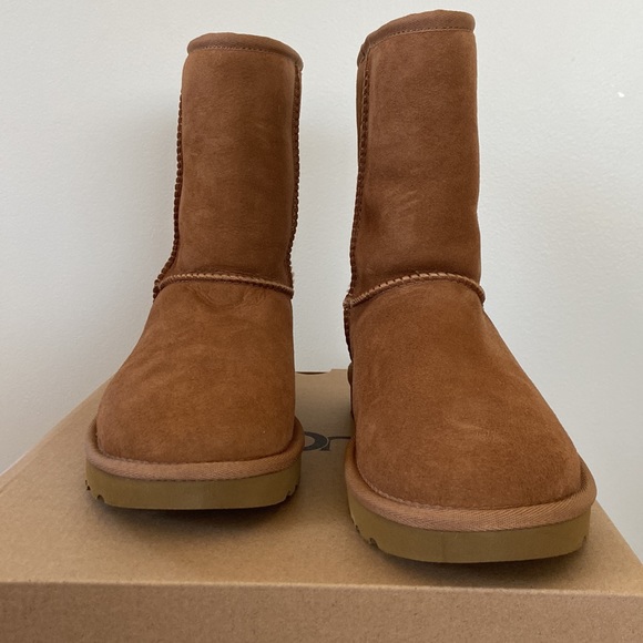 NWT Ugg Australia Classic Short II Chesnut Boot - Size 8 - Picture 4 of 10